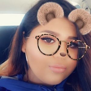 Meet your Posher, Charisma